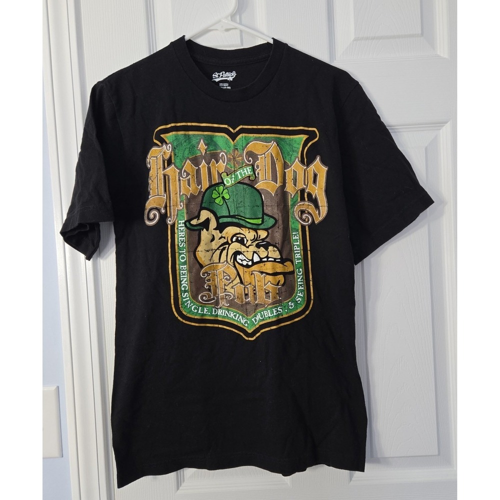 St. Patricks Day Unisex Tshirt Size Small (34/36). Black.